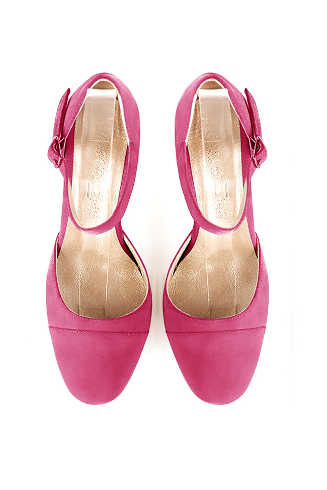 Women's fuchsia pink elegant closed-back heels, with an instep strap. Round toe. High block heels - Top view
